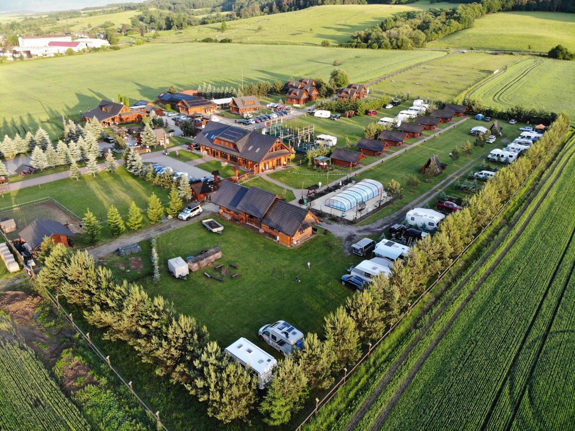 Ubytovanie Koliba Pacho - Zrub Jolanka Prievidza Exterior photo